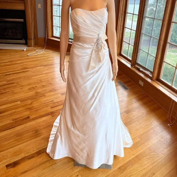 David s Bridal Dresses 249 Bridal Gowndavids Bridal Wg326 Ivory Satin Strapless Wedding Dress Size 8 Poshmark
